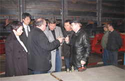 Гости знакомятся с вагоностроительным производством ЗАО Промтрактор-Вагон